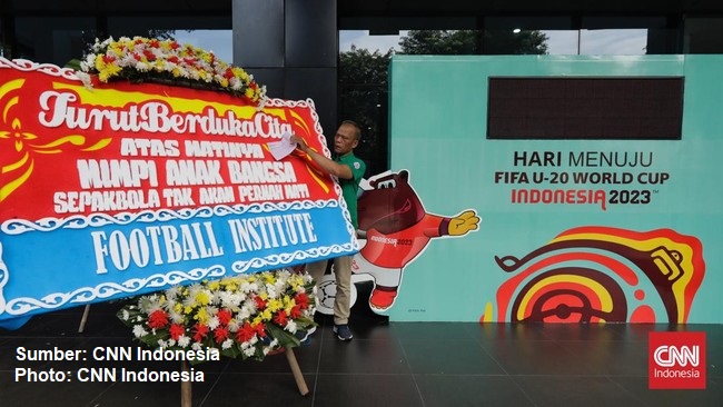 karangan bunga di kantor pssi 